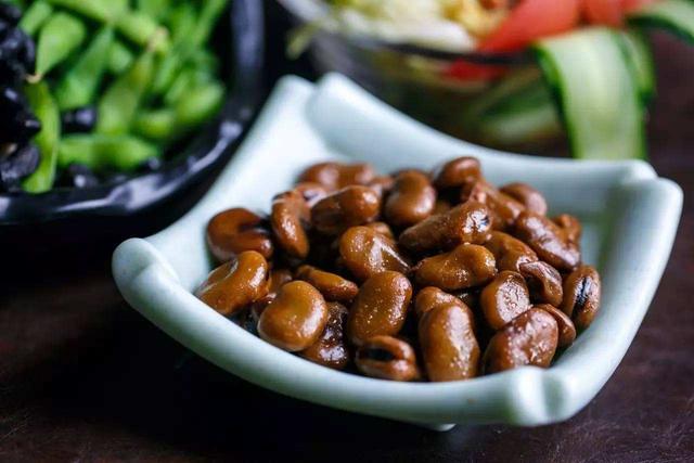 绍兴的特色美食一条街，周末在绍兴逛仓桥直街