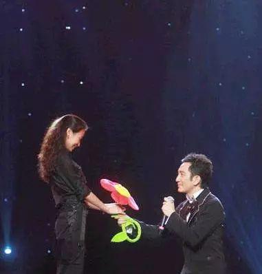 吴启华和石洋子，吴启华的气场（吴启华石洋子离婚8年）