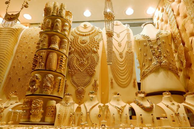 迪拜的黄金为何便宜，迪拜黄金市场多土豪