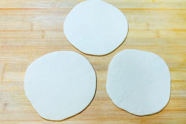 用面粉做的酥脆枣，制作方法太简单了