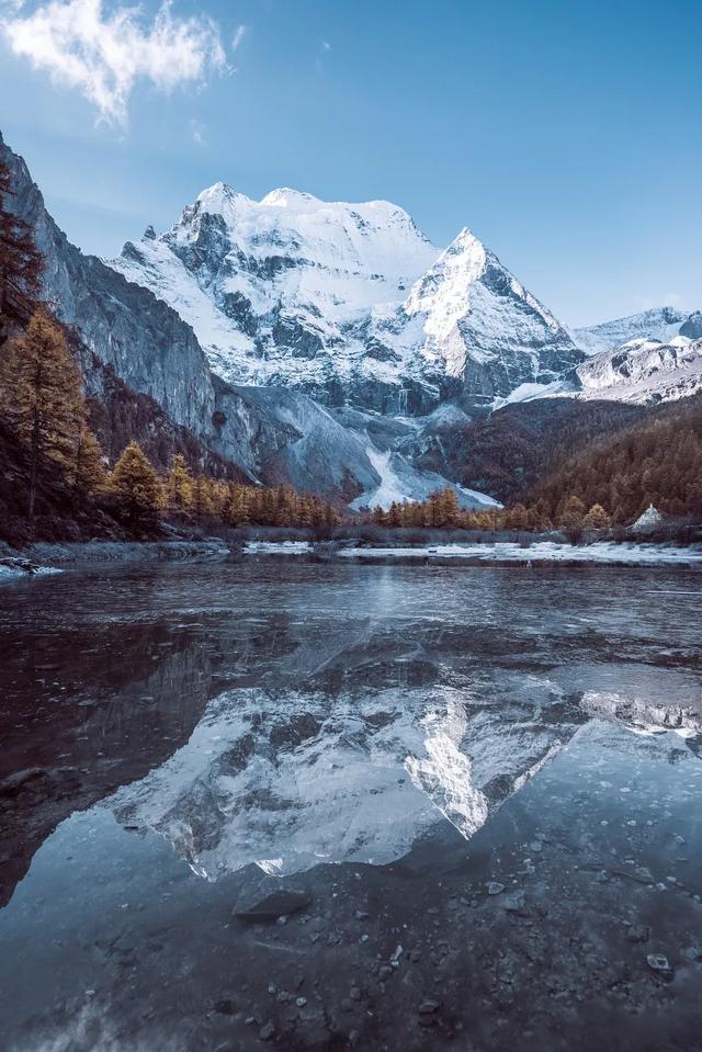 香格里拉地理位置介绍，香格里拉 美景如画