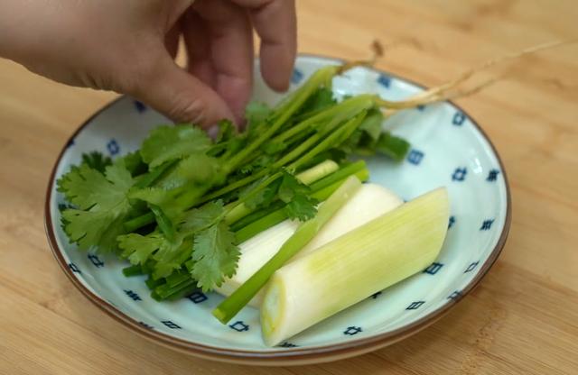 乳鸽的24款家常做法，乳鸽这样做太好吃了