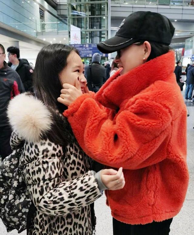 赵文卓大女儿近照曝光，赵文卓女儿玫瑰现在多大了