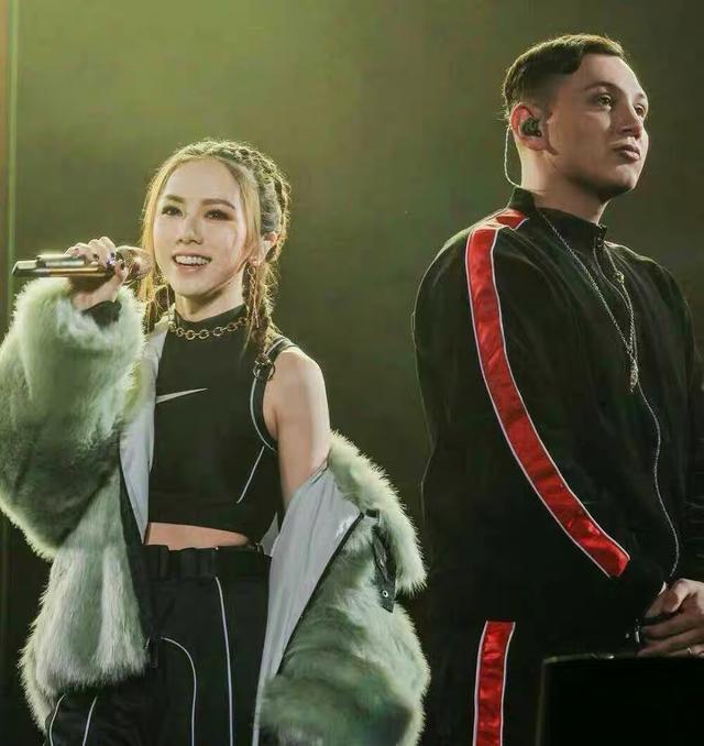 ambush官网，日本潮牌ambush官网（造型简约时尚又不失高级质感）