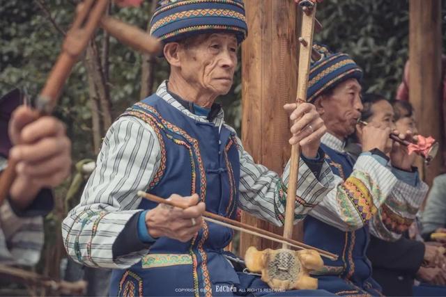 贵州兴义马岭河峡谷风景介绍，万峰成林峡谷飞瀑