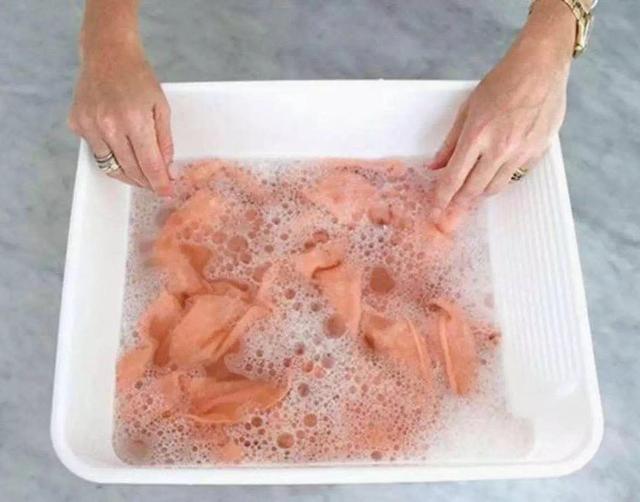 羊绒和细羊毛的区别，羊毛和羊绒到底有什么区别