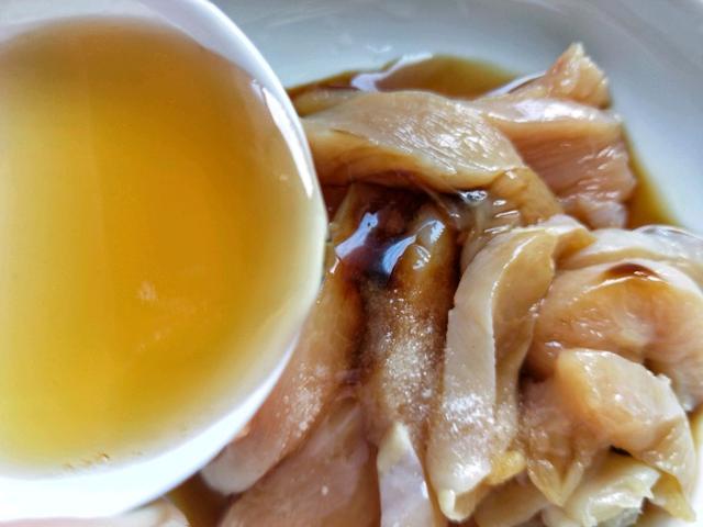 超简单香煎鸡胸肉正宗做法，好吃不胖的低脂鸡胸肉