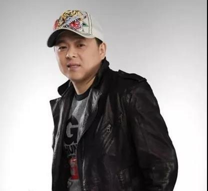  北京韩磊唱的歌，一首《只留清气满乾坤》豪气冲天