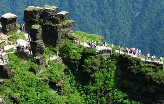 铜仁有哪些旅游景点免费，贵州最值得去的6个国家5A级景区
