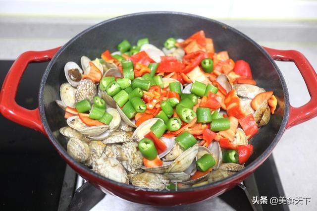 花蛤怎么炒又嫩又香，10分钟上桌鲜美滑嫩