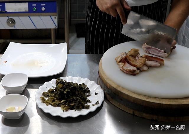 正宗梅菜扣肉的做法步骤，家常梅菜扣肉的做法