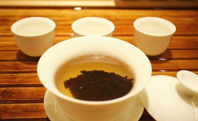 普洱茶熟茶泡法，普洱茶熟茶的冲泡方法茶艺师