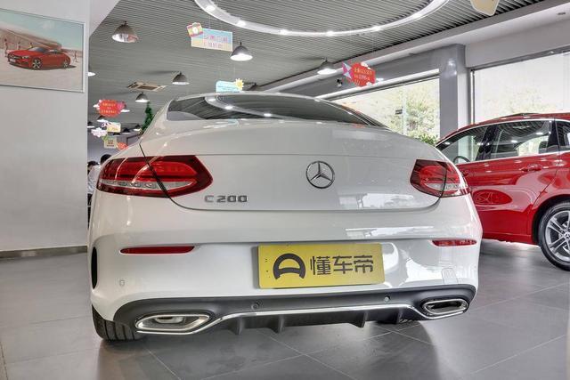 奔驰双门轿跑是什么车，外观和C级还长一个样