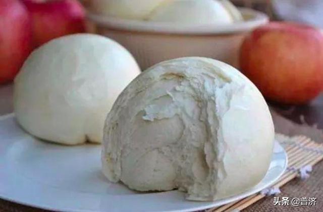 千层馒头的做法，郑州老面千层馒头的做法（教你做千层艾草馒头）