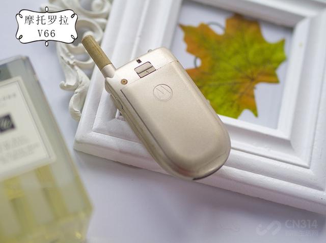 摩托罗拉旋转手机，摩托罗拉v 3翻盖手机（摩托罗拉V系列老机型盘点）