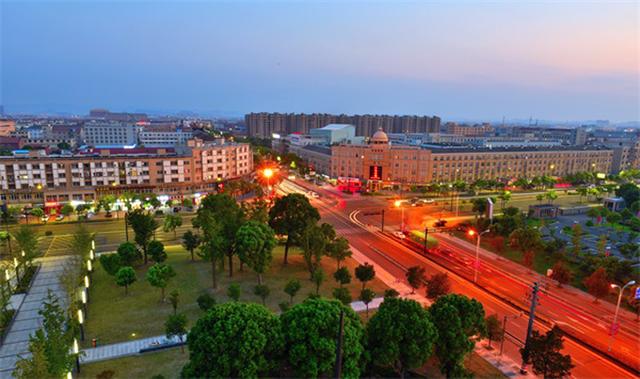 宁波人口10万以上的镇，浙江宁波慈溪市一个大镇