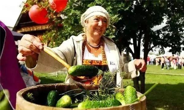 俄罗斯酸黄瓜的腌制方法，俄罗斯酸黄瓜