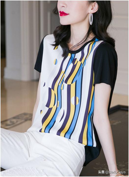 时尚短袖衫搭配女，夏天“短袖”强势出街