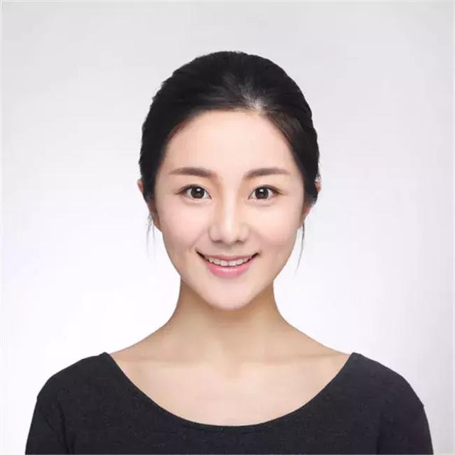怎样拍白底证件照好看，颜值一般也能拍出最美证件照