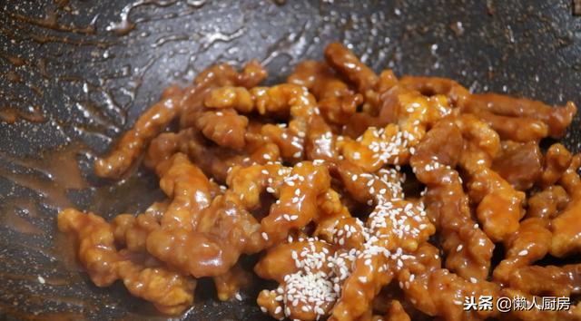 糖醋里脊肉的家常做法，家庭糖醋里脊肉的家常做法（大厨分享糖醋里脊的做法）