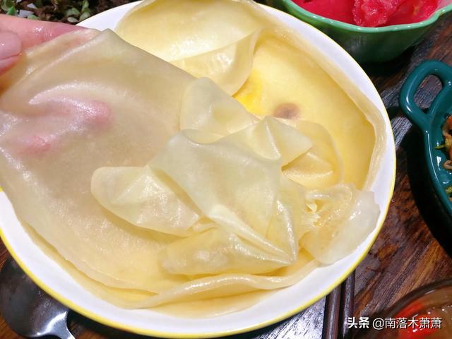 饺子皮春饼怎么做最简单，饺子皮做春饼省力又简单