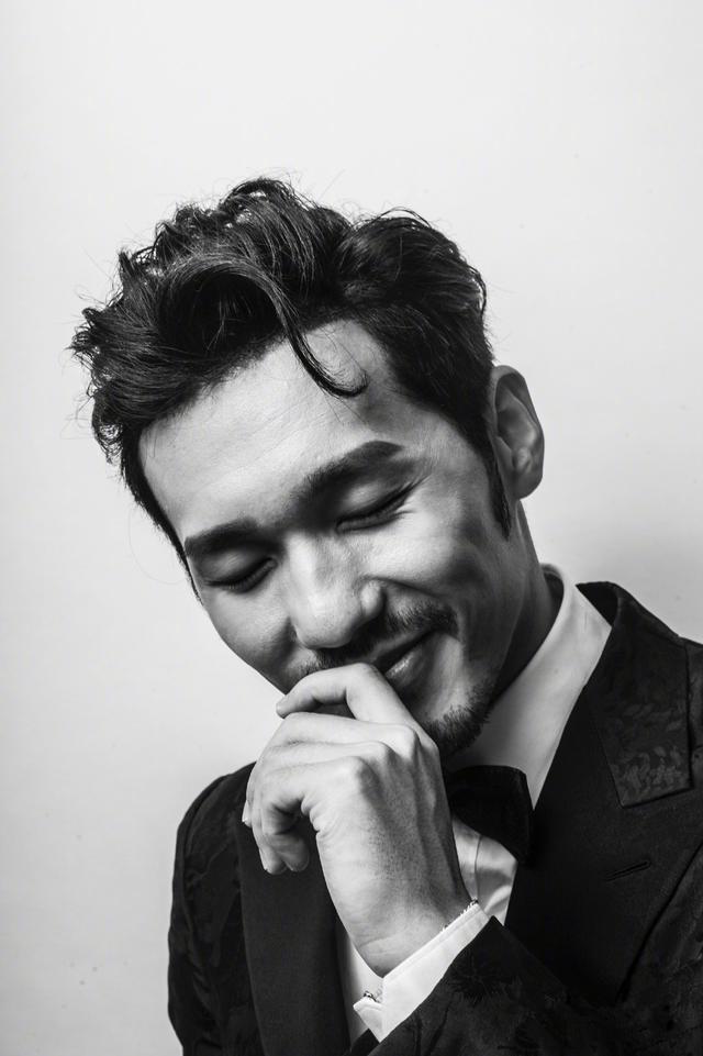  白宇年轻时的照，明星们成名前的扮相