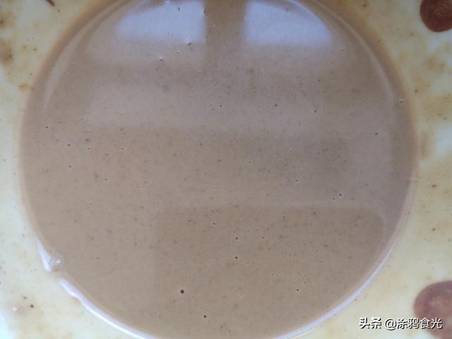 油麦菜凉拌怎么做好吃，油麦菜10种吃法油麦菜怎么凉拌（淋上这样的酱汁）