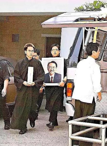 汤臣集团为什么取名为汤臣，汤君年：卖窗帘起家