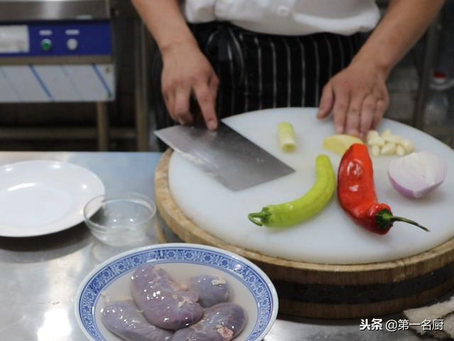 腰花怎么炒好吃，腰花爆炒怎么做才好吃（下酒又下饭）