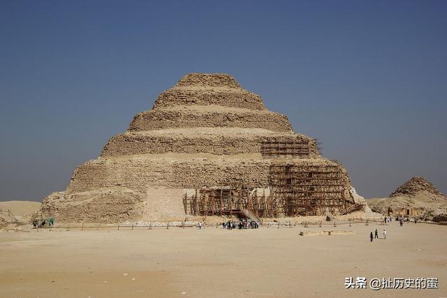 金字塔的建造及由来，古埃及并没有修建金字塔的能力