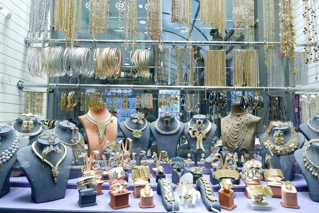 迪拜的黄金为何便宜，迪拜黄金市场多土豪