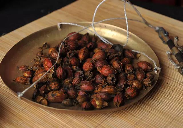 失眠心烦气躁翻来覆去喝什么茶，心烦易怒怎么办