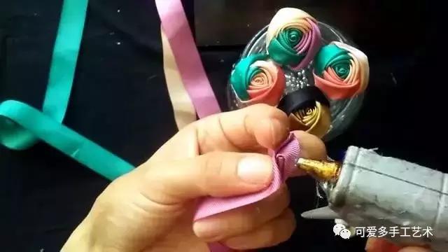 三色丝带玫瑰花朵做法大全，浪漫酷炫的三色丝带玫瑰