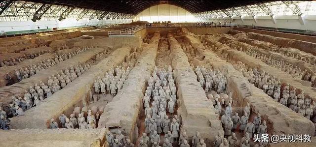 双眼皮兵马俑摘牌，秦国兵马俑还原