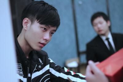 uzi在lpl排名，LPL职业选手前十编号排名