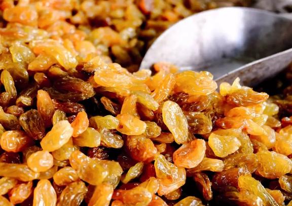 葡萄干的正确吃法，葡萄干正确的吃法（教你正确吃法，涨知识了）