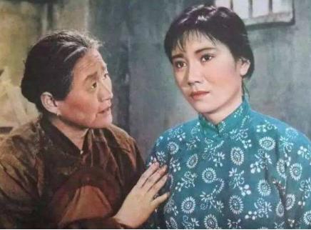 杜十娘跳江后被谁救，杜十娘死前怒扔百宝箱