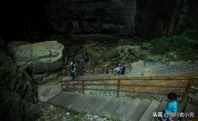 重庆旅游必去景点排名，重庆十佳旅游景点排行榜（重庆十个景点都值得一去）