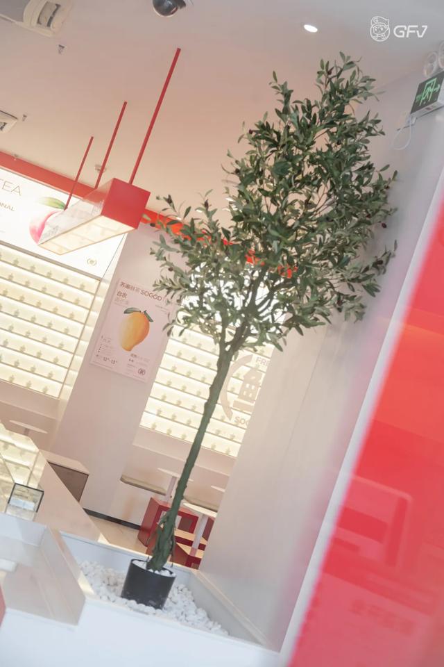 新场街茶屿水果茶，超巨型红色水果茶城堡