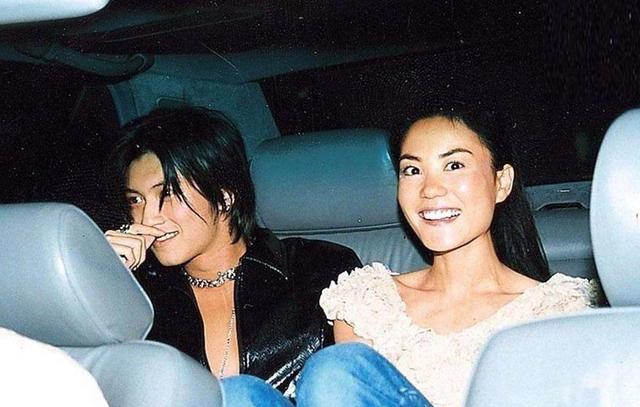 谢霆锋跟张柏芝刚结婚的时候，当年包半个岛求婚张柏芝