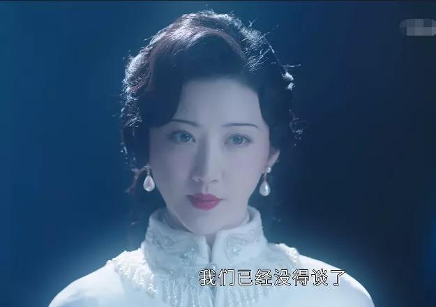 司藤张彬彬景甜合体直播，景甜无惧怼脸拍
