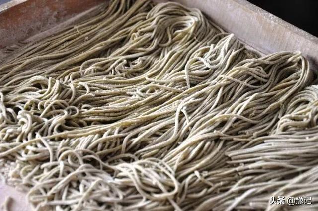 粉浆面条用什么面条做，河南人最爱吃的面条之一