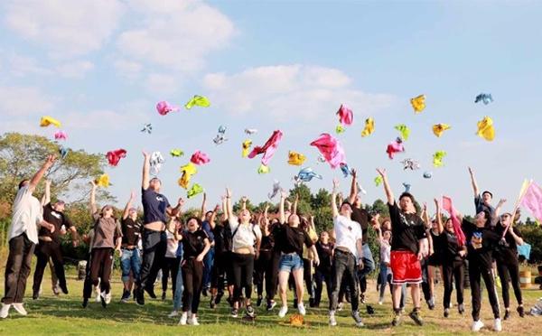 适合聚餐团建游戏，拓展团建趣味办公室聚会破冰热身小游戏