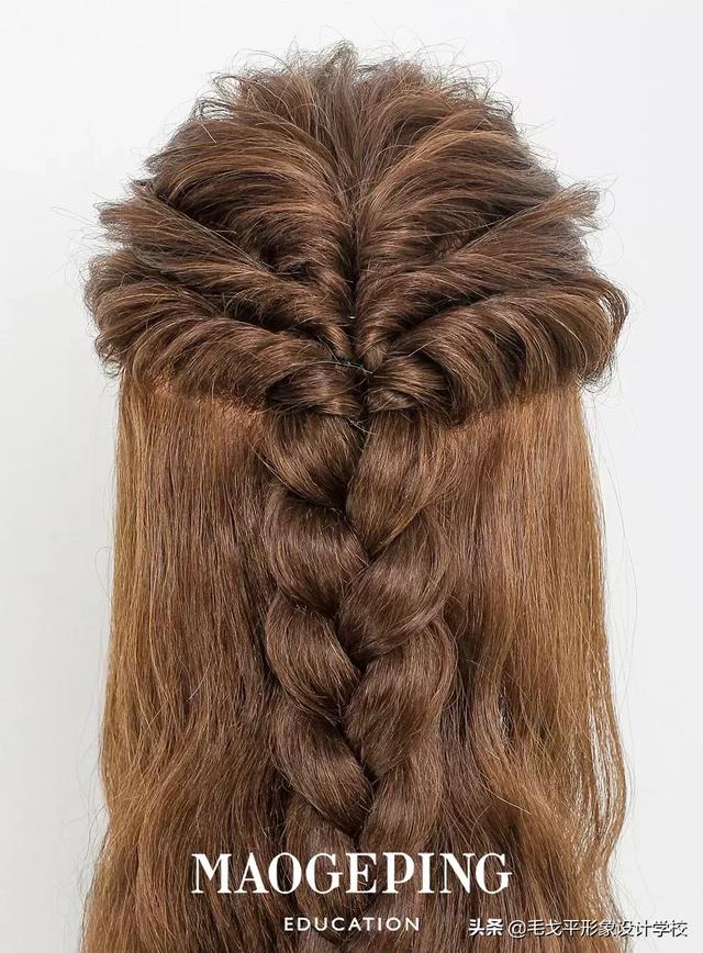 优雅简单盘发步骤图解，图解各种场合都适用的盘发