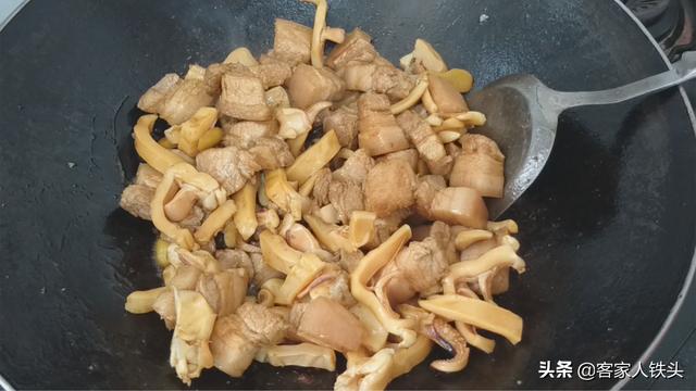 客家黄焖猪肉怎么焖才又香又好吃，客家焖肉好吃有诀窍