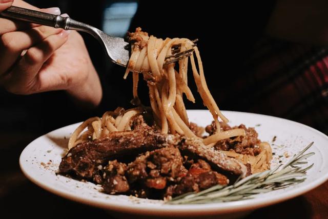 土溪镇特色餐饮有哪些品种，洛溪新开社区餐吧