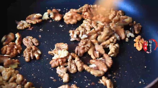 汤圆怎样煮才好吃，汤圆别再传统水煮了