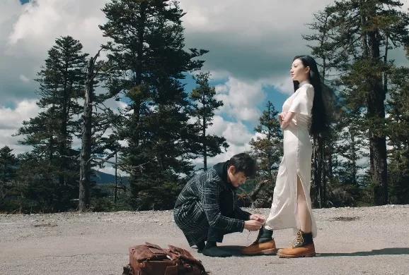 司藤张彬彬景甜合体直播，景甜无惧怼脸拍