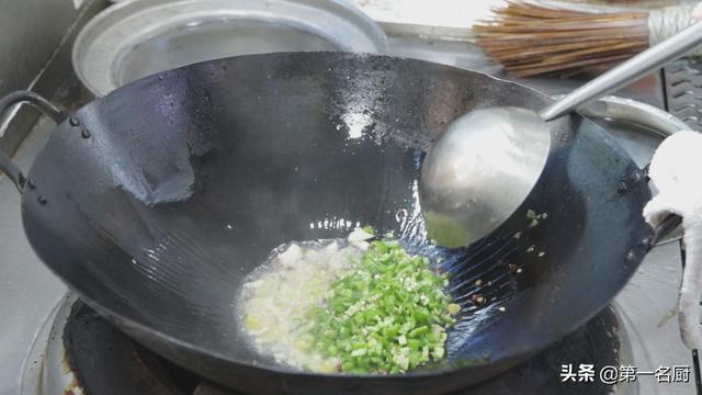 鲤鱼怎么做好吃又简单，鲤鱼怎样做才好吃又简单（鲤鱼好吃有诀窍）