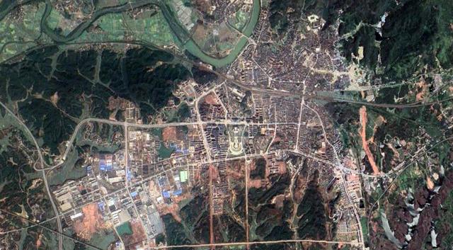 江西上饶县城有多少常住人口，江西上饶面积最小的县